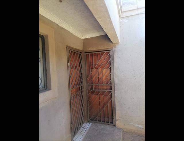 3 BEDROOM HOUSE FOR SALE IN EMDENI